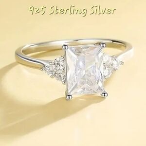 925 Sterling Silver w/ square zircon Size 7 ring Fast Ship. Beautiful!!!